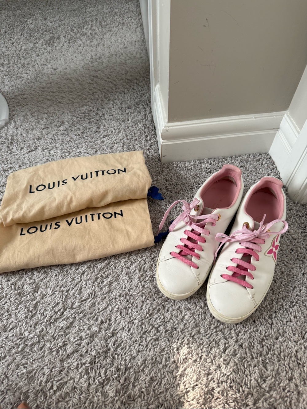 Louis Vuitton WHITE/PINK FLOWER SNEAKERS